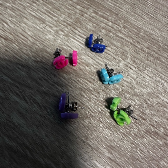 RE-POSHING🩷CC💜💙CC🩵💚NEW - SUPER CUTE RETRO RESIN CC EARRINGS - PRICE IS PER SET - Picture 5 of 6